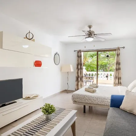 Апартаменты Castle Harbour Samuel's Flat