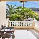 Castle Harbour Samuel's Flat דירה *