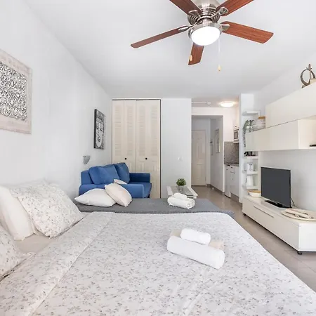 Castle Harbour Samuel's Flat 아파트 *